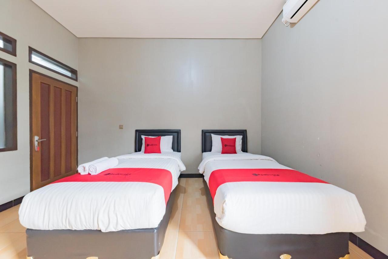 Отель Reddoorz Syariah Near Politeknik Negeri Bandung Campus Cimahi Экстерьер фото