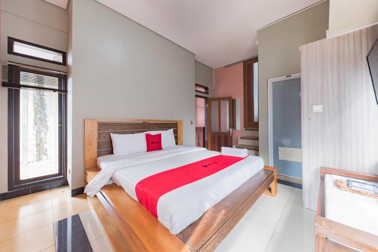 Отель Reddoorz Syariah Near Politeknik Negeri Bandung Campus Cimahi Экстерьер фото