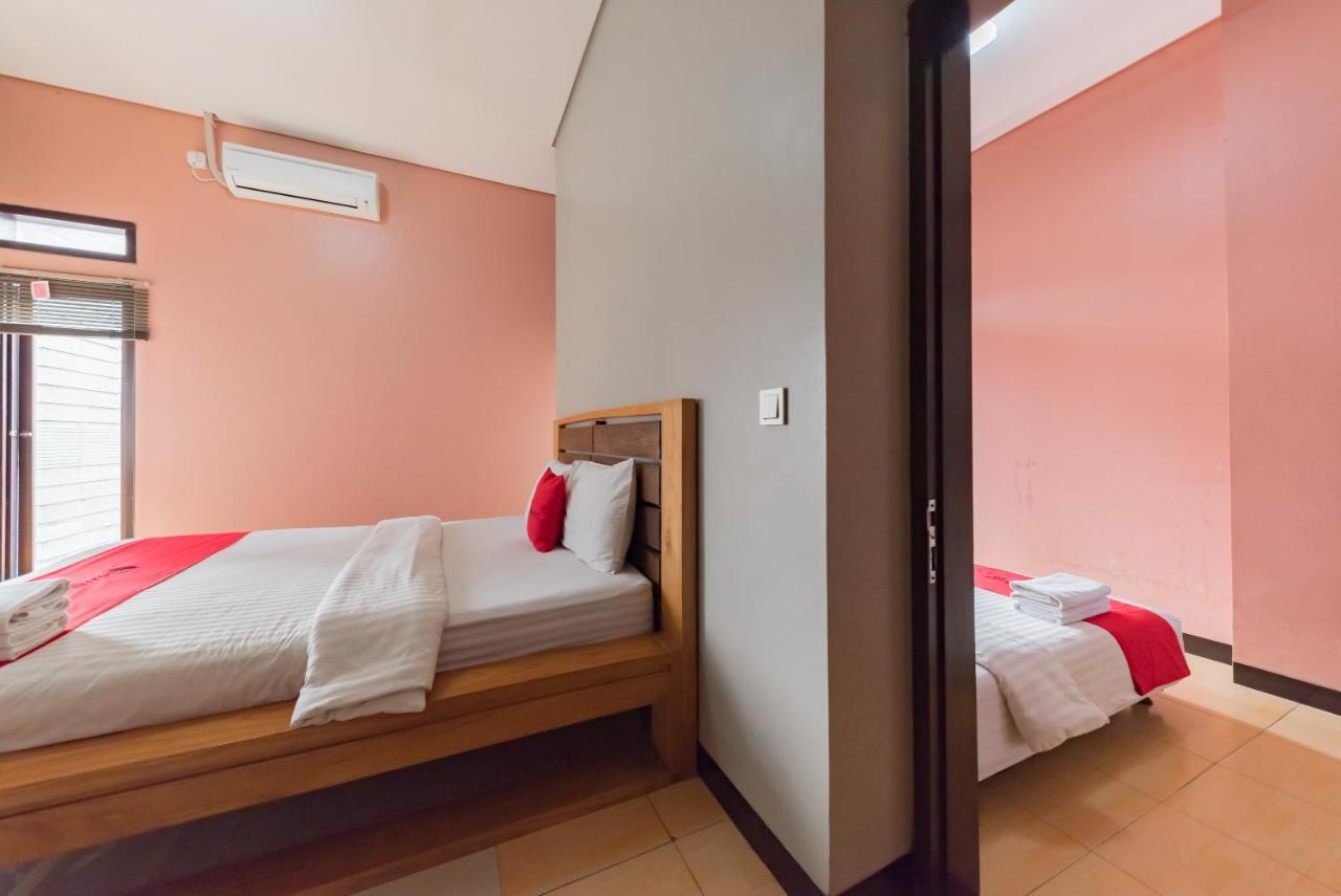 Отель Reddoorz Syariah Near Politeknik Negeri Bandung Campus Cimahi Экстерьер фото